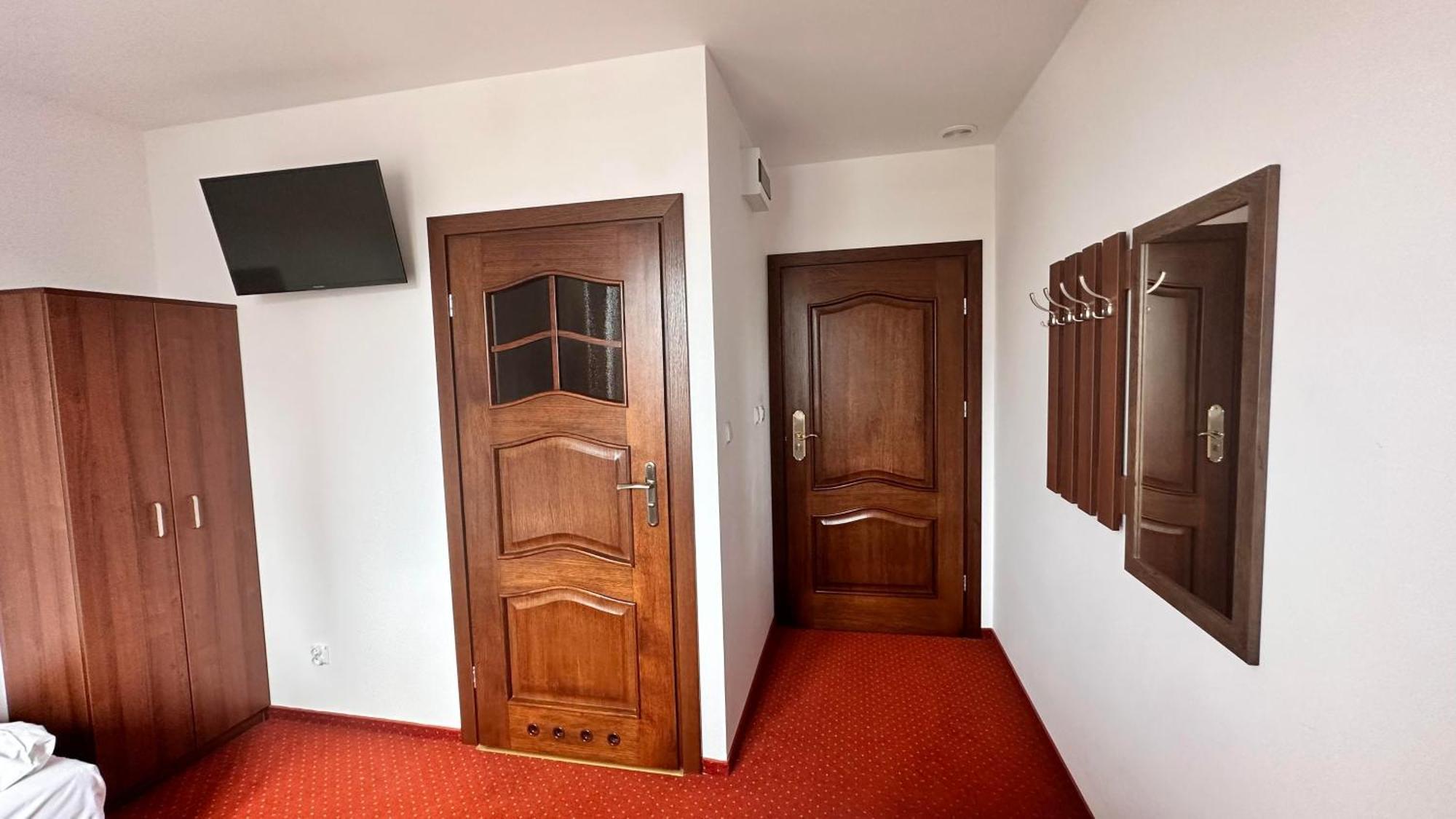 Hotel "Xavier" Lubycza Krolewska Εξωτερικό φωτογραφία